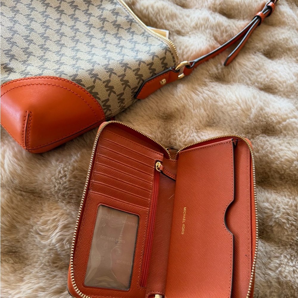 Michael Kors Beige and Orange Shoulder Bag - Picture 11 of 12
